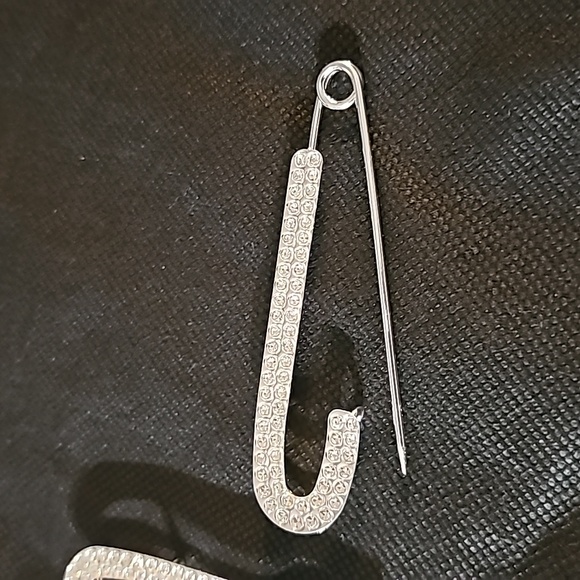 Silver Rhinestone paper clips. - Picture 5 of 8